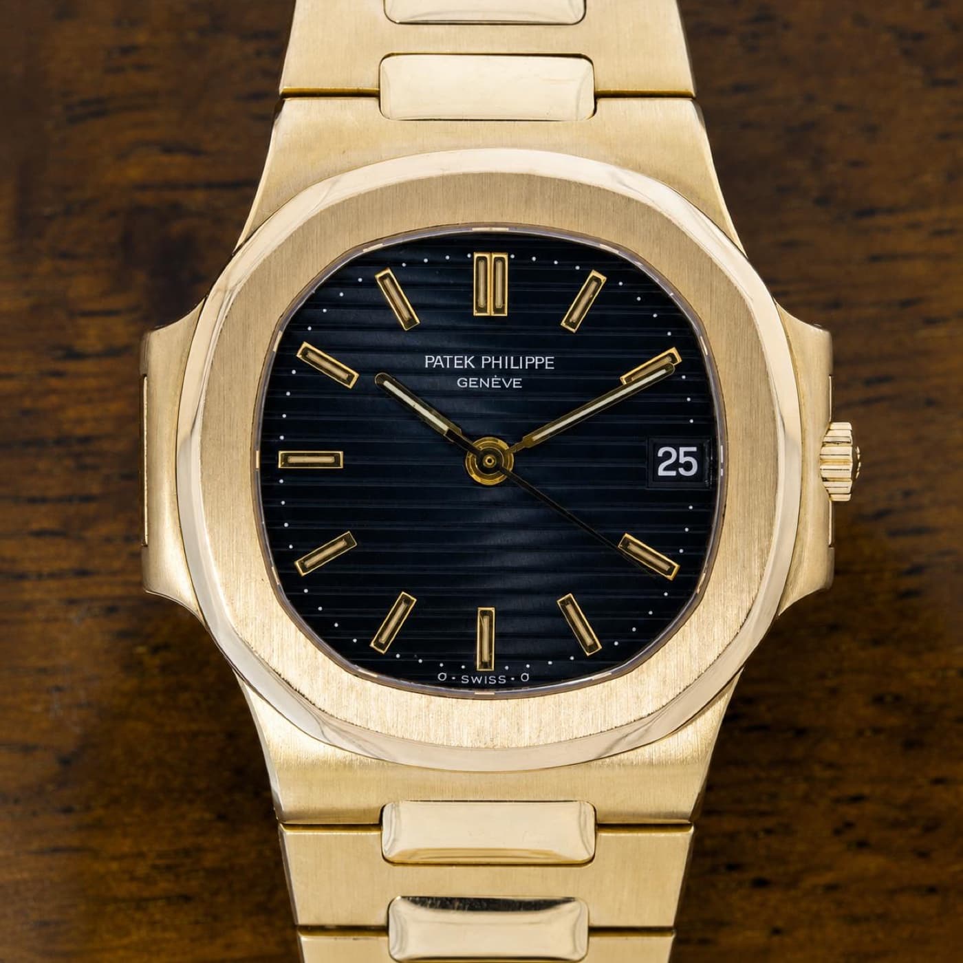 Patek Philippe Nautilus in Gelbgold mit dunkelblauem Zifferblatt